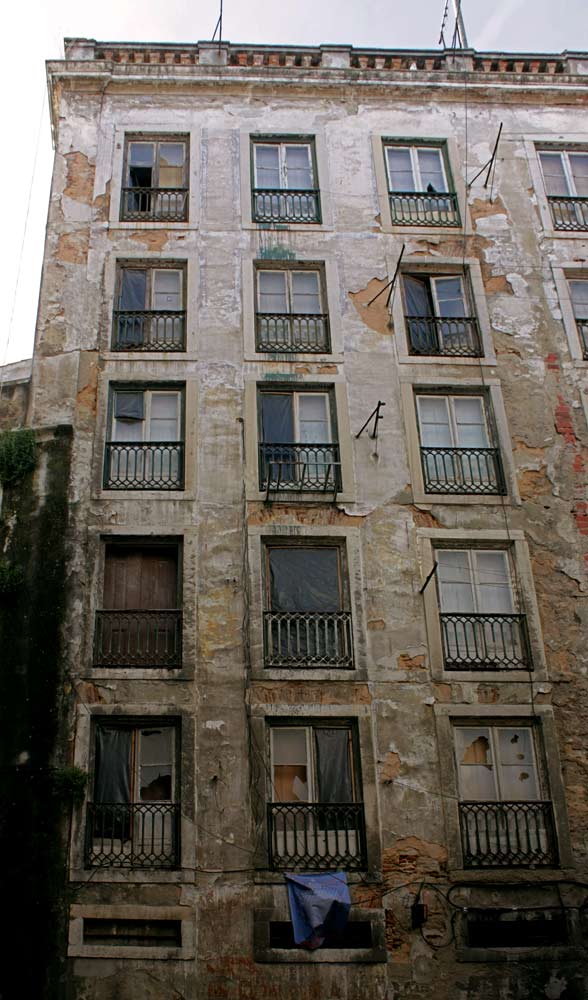 alfama-4